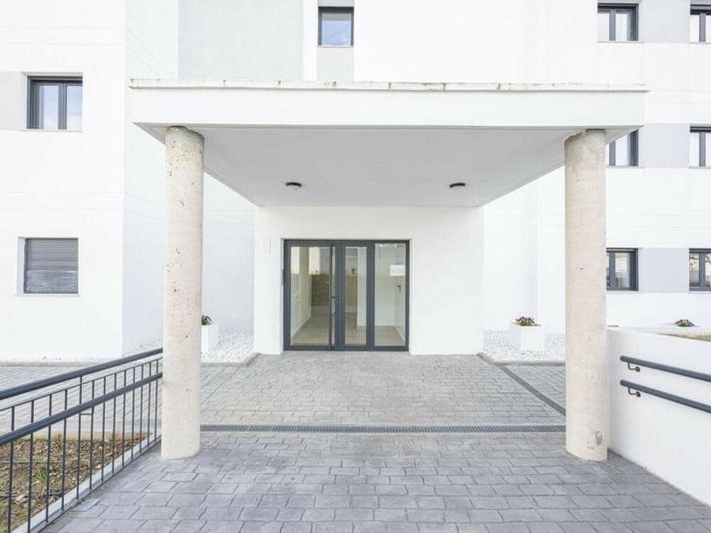 3 quarto Apartamento para arrendar em Estepona com piscina garagem - 2 500 € (Ref: 9694585)