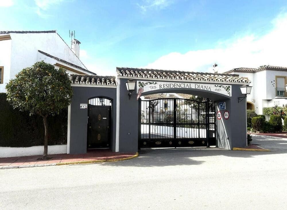 5 bedroom Semi-detached Villa for sale in Cancelada with pool - € 695,000 (Ref: 9694586)