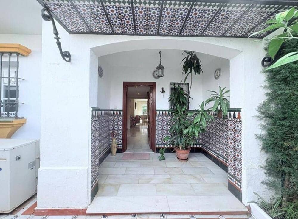 5 sypialnia Dom blizniak na sprzedaż w Cancelada z basenem - 695 000 € (Ref: 9694586)