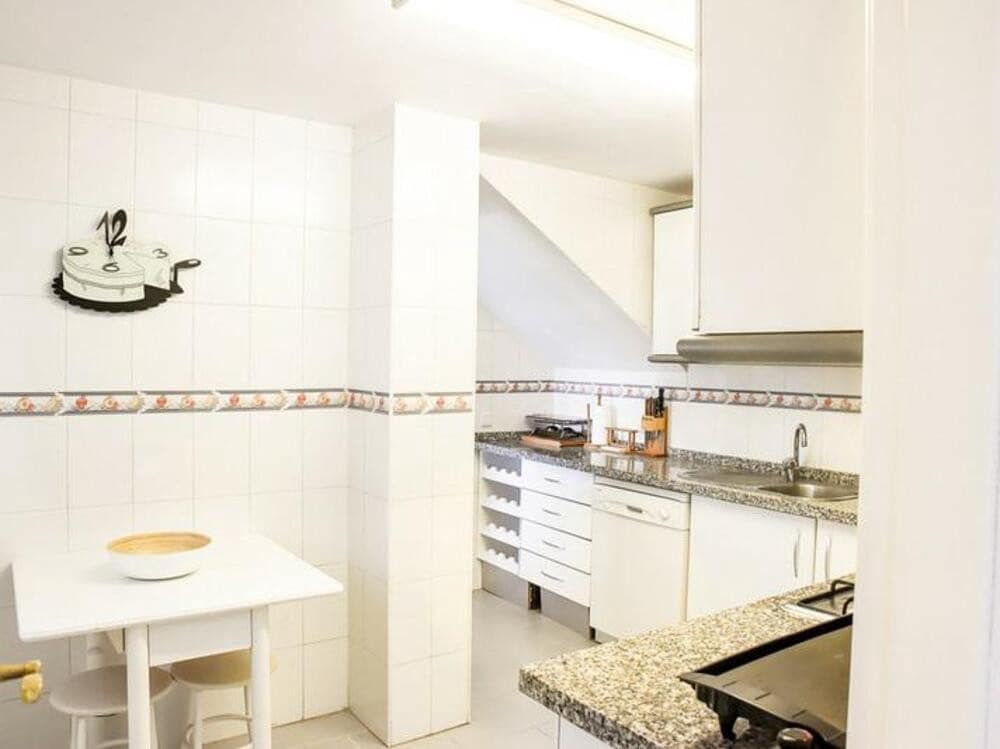 3 soveværelse Penthouse til leje i Guadalmina med swimmingpool garage - € 3.200 (Ref: 9694587)