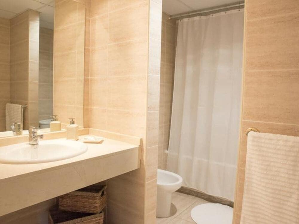 3 soveværelse Penthouse til leje i Guadalmina med swimmingpool garage - € 3.200 (Ref: 9694587)