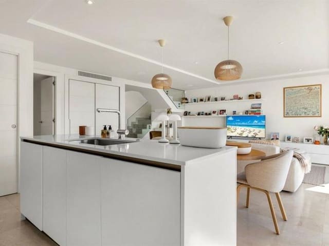 3 slaapkamer Penthouse te koop in Nueva Andalucía Centro, Marbella met zwembad garage - € 1.950.000 (Ref: 9697929)