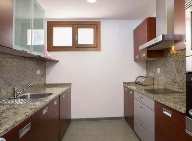 3 makuuhuone Huoneisto myytävänä paikassa Alto de los Monteros, Marbella mukana uima-altaan 
autotalli - 579 000 € (Ref: 9697930)