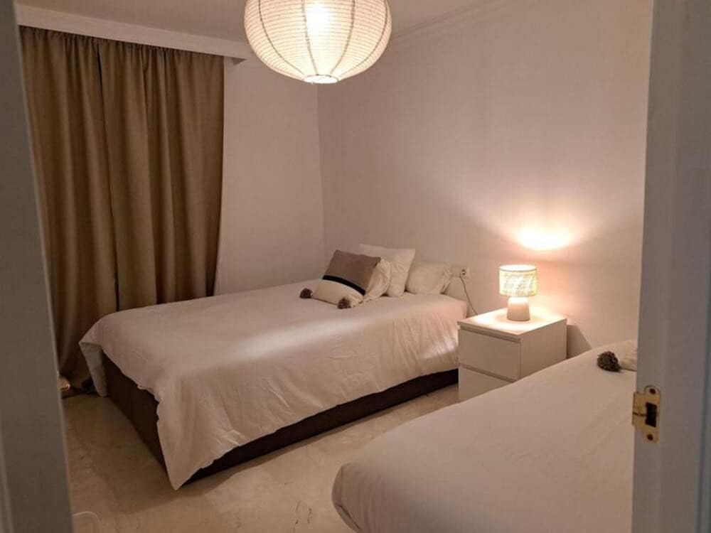 2 Zimmer Apartment zu verkaufen in Benahavis mit Pool Garage - 440.000 € (Ref: 9697931)