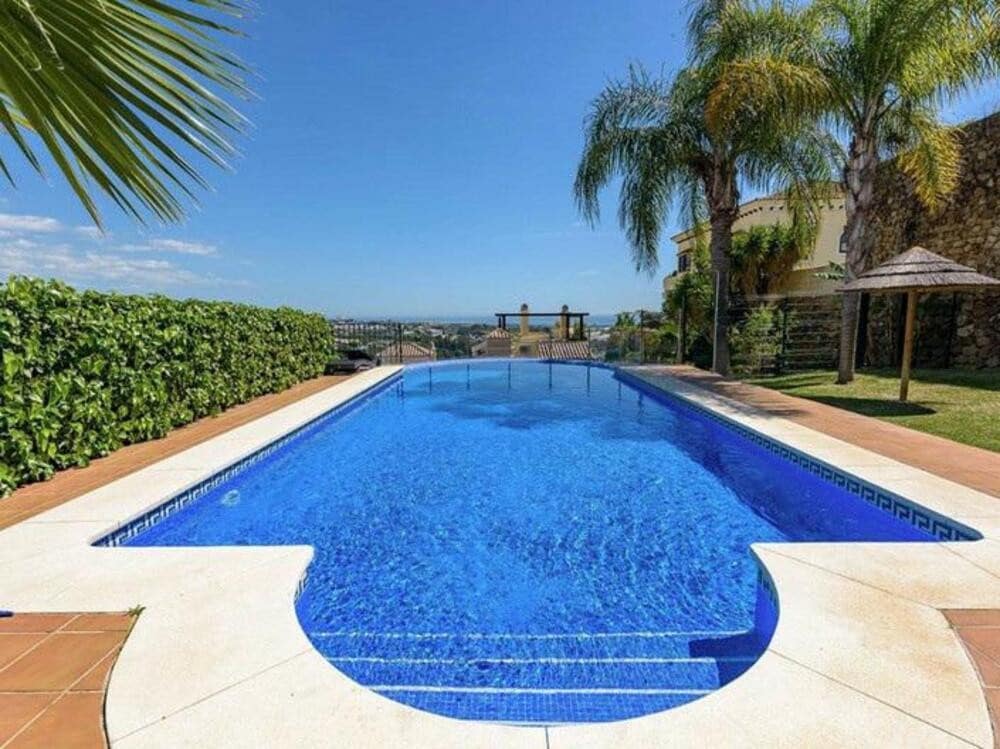 2 Zimmer Apartment zu verkaufen in Benahavis mit Pool Garage - 440.000 € (Ref: 9697931)