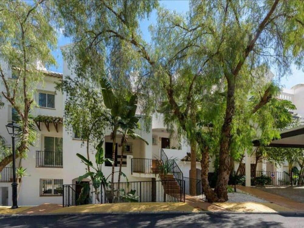 2 Zimmer Apartment zu verkaufen in Benahavis mit Pool Garage - 440.000 € (Ref: 9697931)