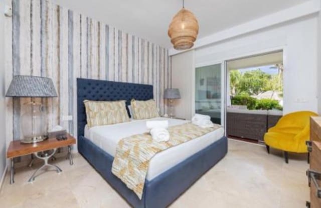 3 soveværelse Lejlighed til leje i Puerto Banus, Marbella med swimmingpool garage - € 4.500 (Ref: 9700327)