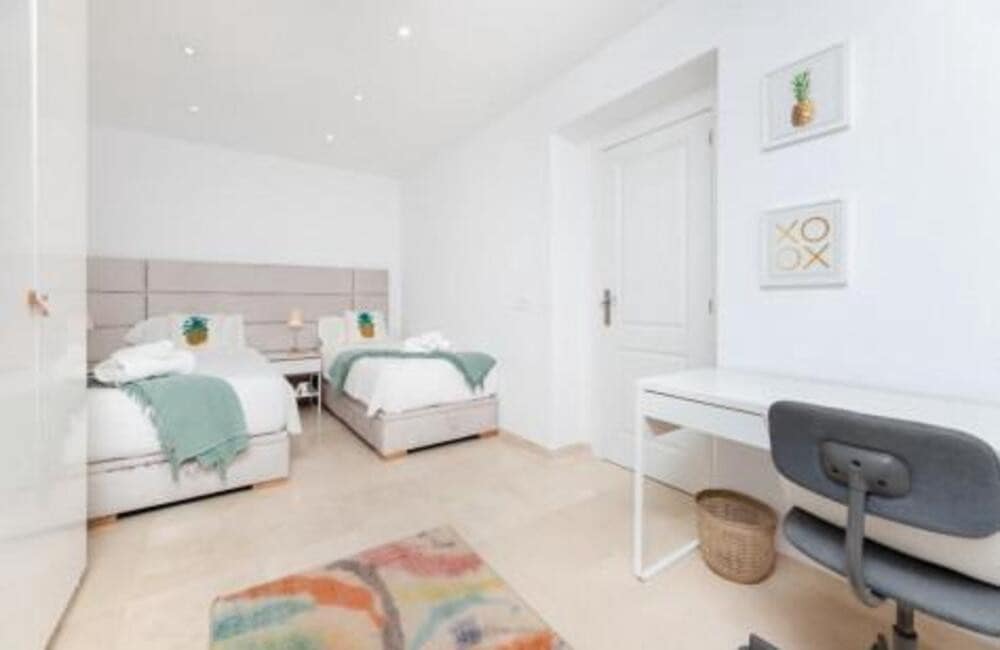 3 quarto Apartamento para arrendar em Marbella com piscina garagem - 4 500 € (Ref: 9700327)