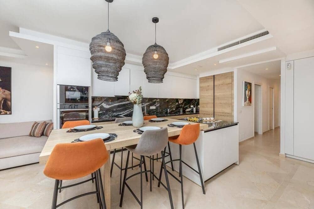 3 quarto Apartamento para arrendar em Marbella com piscina garagem - 4 500 € (Ref: 9700327)
