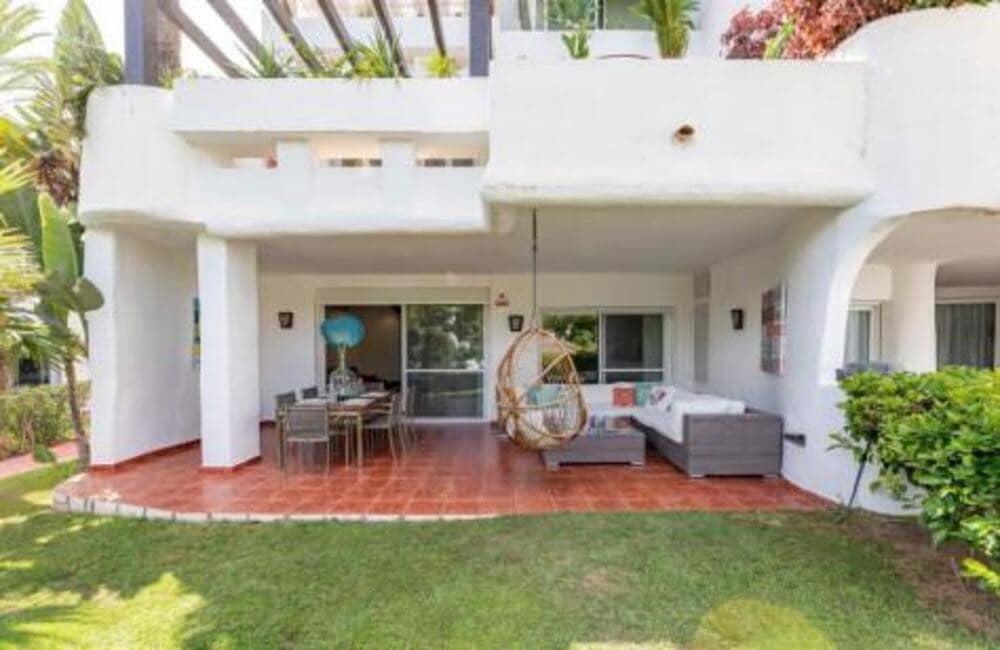 3 quarto Apartamento para arrendar em Marbella com piscina garagem - 4 500 € (Ref: 9700327)
