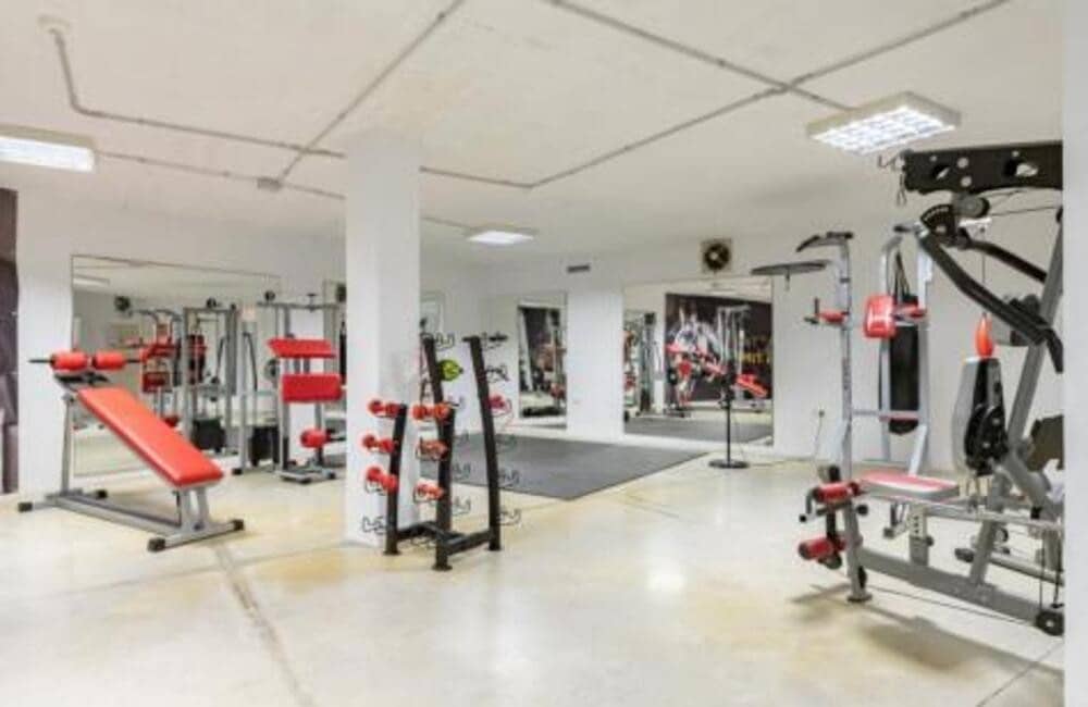 3 quarto Apartamento para arrendar em Marbella com piscina garagem - 4 500 € (Ref: 9700327)