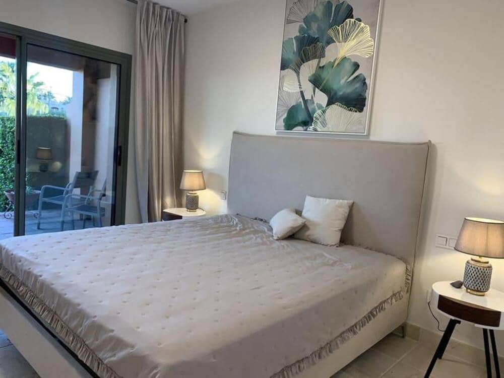 2 bedroom Apartment for rent in Estepona with pool garage - € 2,200 (Ref: 9700328)