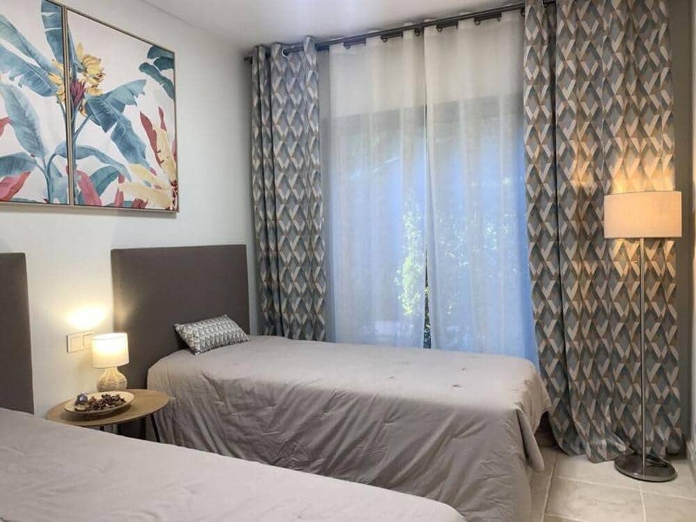 2 bedroom Apartment for rent in Estepona with pool garage - € 2,200 (Ref: 9700328)