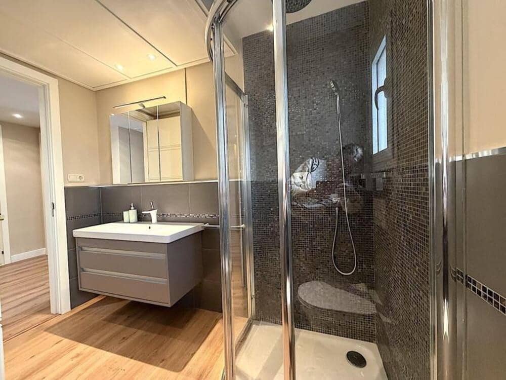 2 bedroom Apartment for rent in Marbella with pool garage - € 2,200 (Ref: 9700329)