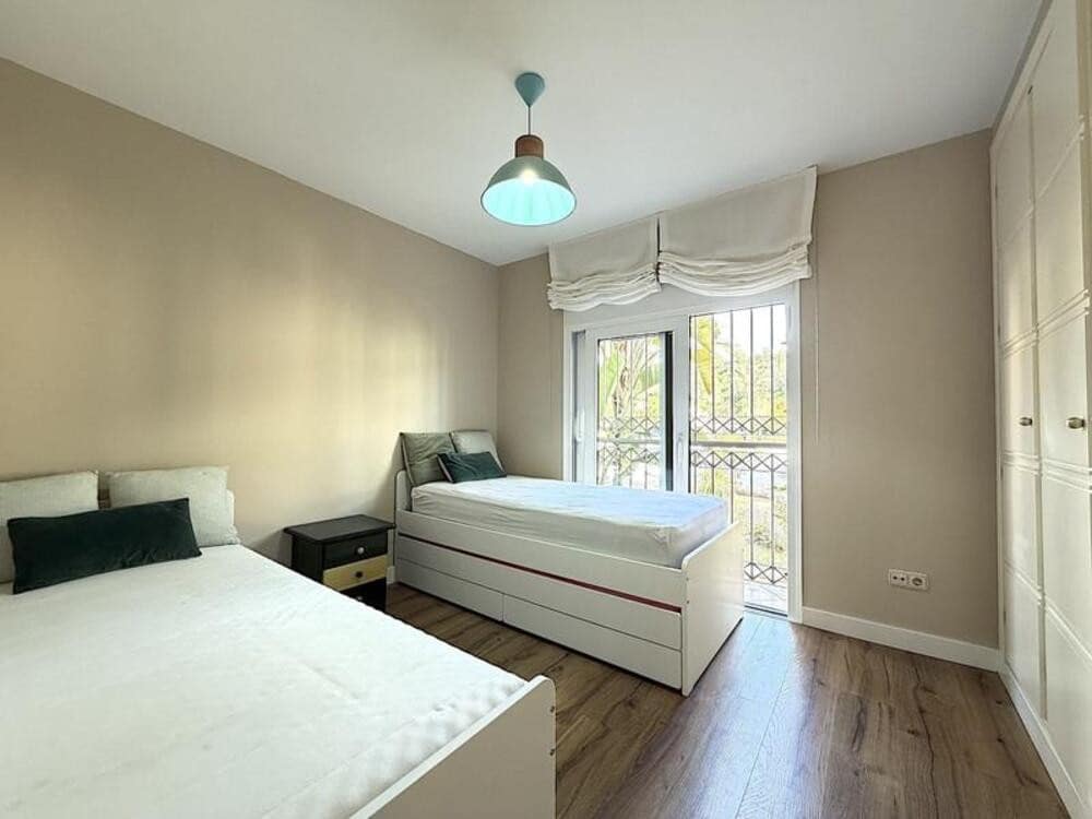 2 bedroom Apartment for rent in Marbella with pool garage - € 2,200 (Ref: 9700329)