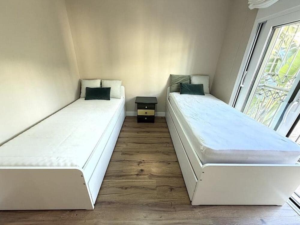 2 bedroom Apartment for rent in Marbella with pool garage - € 2,200 (Ref: 9700329)