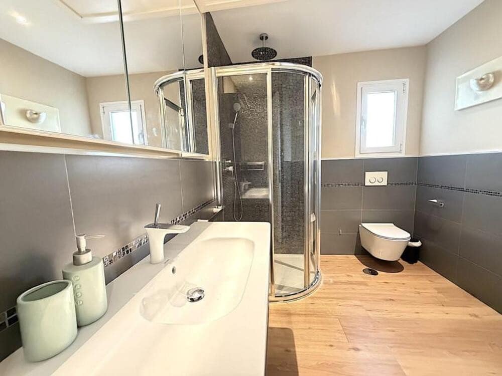 2 bedroom Apartment for rent in Marbella with pool garage - € 2,200 (Ref: 9700329)