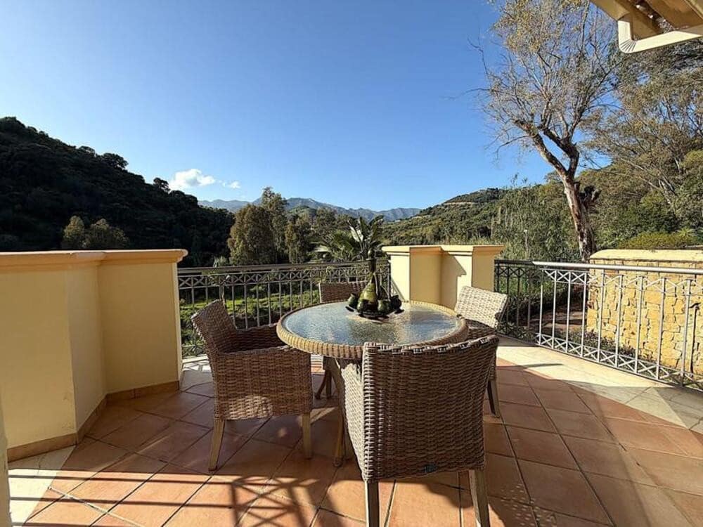 2 bedroom Apartment for rent in Marbella with pool garage - € 2,200 (Ref: 9700329)