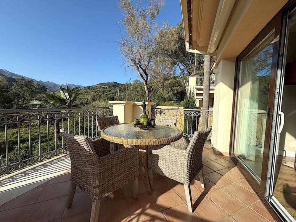 2 bedroom Apartment for rent in Marbella with pool garage - € 2,200 (Ref: 9700329)