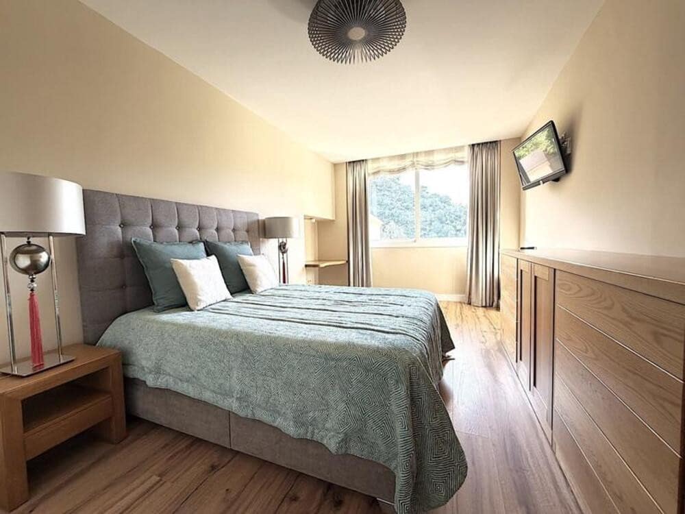 2 bedroom Apartment for rent in Marbella with pool garage - € 2,200 (Ref: 9700329)