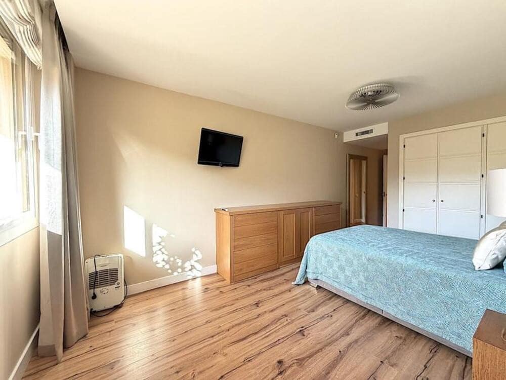 2 bedroom Apartment for rent in Marbella with pool garage - € 2,200 (Ref: 9700329)