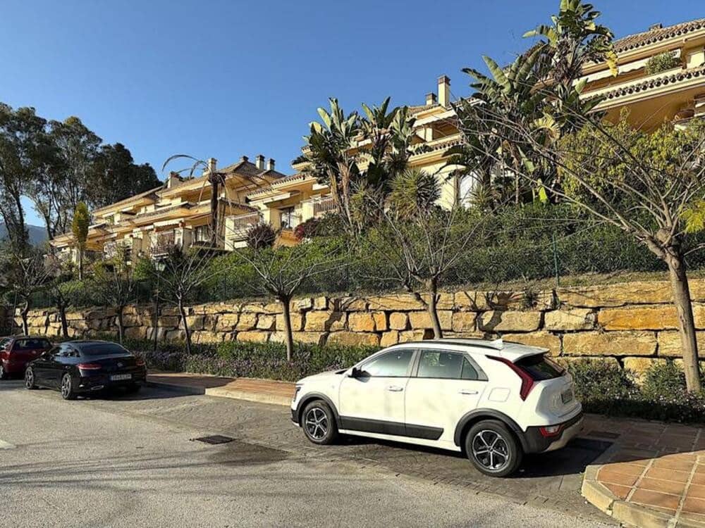 2 bedroom Apartment for rent in Marbella with pool garage - € 2,200 (Ref: 9700329)