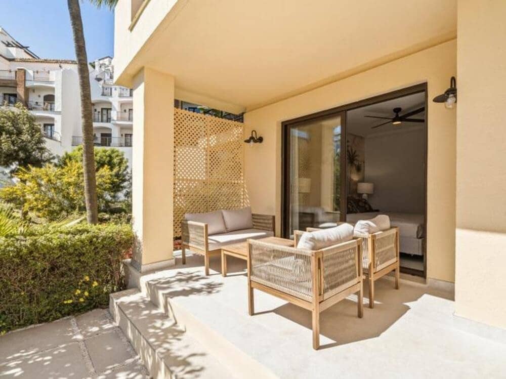 3 soveværelse Lejlighed til salg i Los Arqueros med swimmingpool garage - € 650.000 (Ref: 9700330)