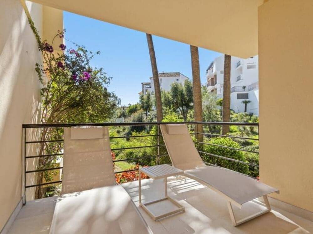 3 soveværelse Lejlighed til salg i Los Arqueros med swimmingpool garage - € 650.000 (Ref: 9700330)