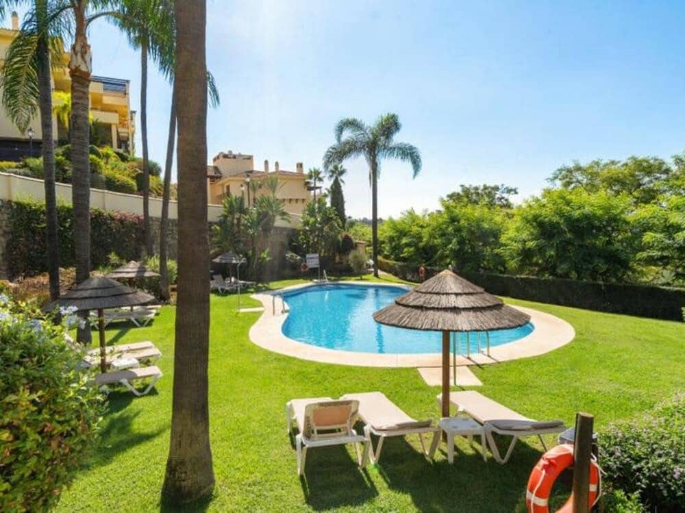 3 soveværelse Lejlighed til salg i Los Arqueros med swimmingpool garage - € 650.000 (Ref: 9700330)
