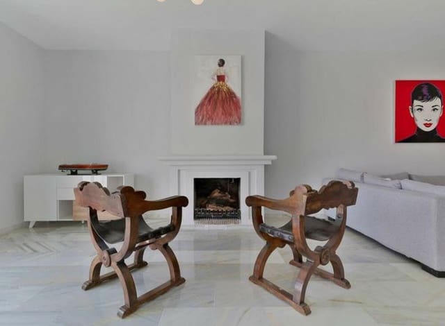 3 soveværelse Penthouse til salg i Bel-Air, Estepona med swimmingpool garage - € 389.000 (Ref: 9700331)