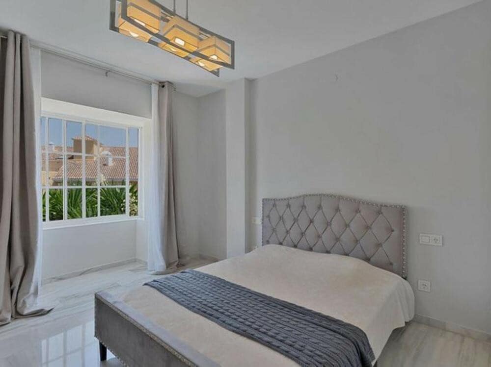 3 sypialnia Penthouse na sprzedaż w Bel-Air z basenem garażem - 389 000 € (Ref: 9700331)