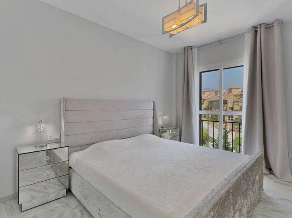 3 sypialnia Penthouse na sprzedaż w Bel-Air z basenem garażem - 389 000 € (Ref: 9700331)