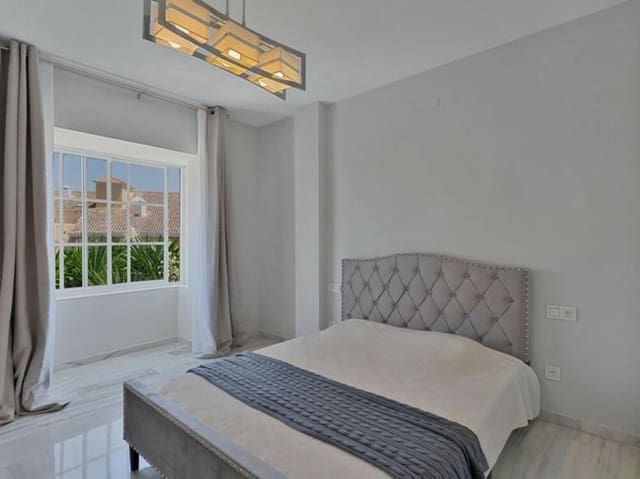 3 soveværelse Penthouse til salg i Bel-Air, Estepona med swimmingpool garage - € 389.000 (Ref: 9700331)