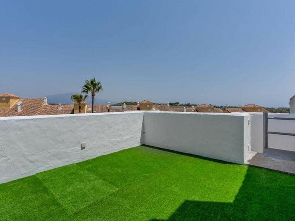 3 sypialnia Penthouse na sprzedaż w Bel-Air z basenem garażem - 389 000 € (Ref: 9700331)