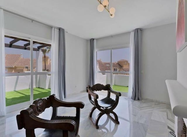 3 chambre Penthouse à vendre à Bel-Air, Estepona avec piscine garage - 389 000 € (Ref: 9700331)
