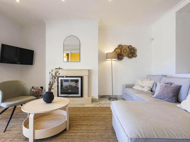 2 makuuhuone Huoneisto myytävänä paikassa Nueva Andalucía Centro, Marbella mukana uima-altaan 
autotalli - 525 000 € (Ref: 9700332)