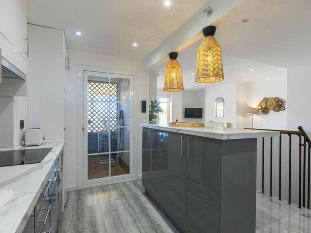 2 makuuhuone Huoneisto myytävänä paikassa Marbella mukana uima-altaan 
autotalli - 525 000 € (Ref: 9700332)