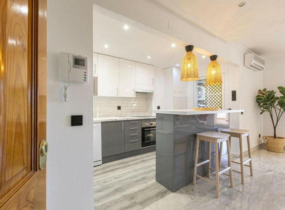 2 makuuhuone Huoneisto myytävänä paikassa Marbella mukana uima-altaan 
autotalli - 525 000 € (Ref: 9700332)