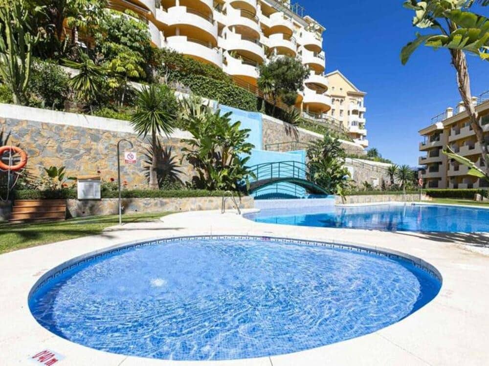 2 makuuhuone Huoneisto myytävänä paikassa Marbella mukana uima-altaan 
autotalli - 525 000 € (Ref: 9700332)