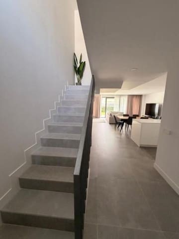 3 soveværelse Byhus til leje i El Chaparral, Mijas med swimmingpool garage - € 3.400 (Ref: 9709450)