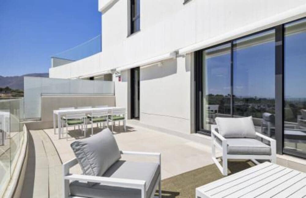 3 bedroom Apartment for rent in New Golden Mile with pool garage - € 3,600 (Ref: 9709452)