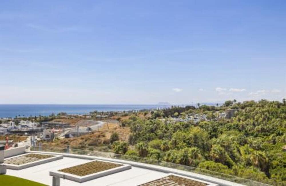 3 bedroom Apartment for rent in New Golden Mile with pool garage - € 3,600 (Ref: 9709452)