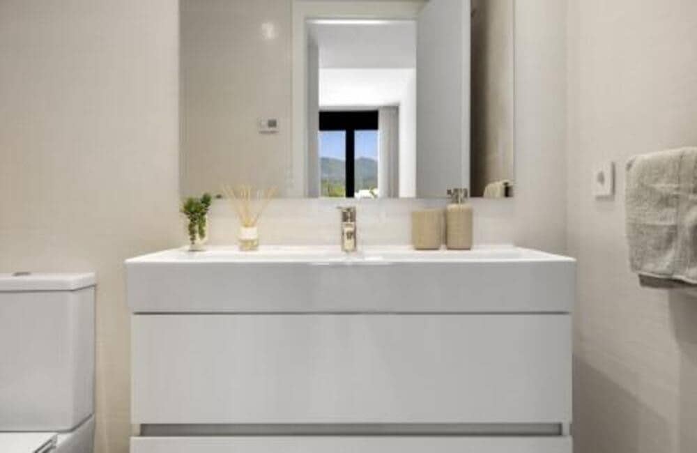 3 bedroom Apartment for rent in New Golden Mile with pool garage - € 3,600 (Ref: 9709452)