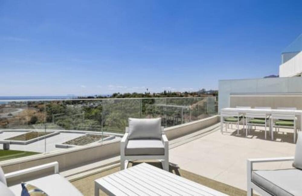 3 bedroom Apartment for rent in New Golden Mile with pool garage - € 3,600 (Ref: 9709452)