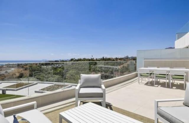 3 makuuhuone Huoneisto vuokrattavana paikassa La Concha - Resina Golf, Estepona mukana uima-altaan 
autotalli - 3 600 € (Ref: 9709452)