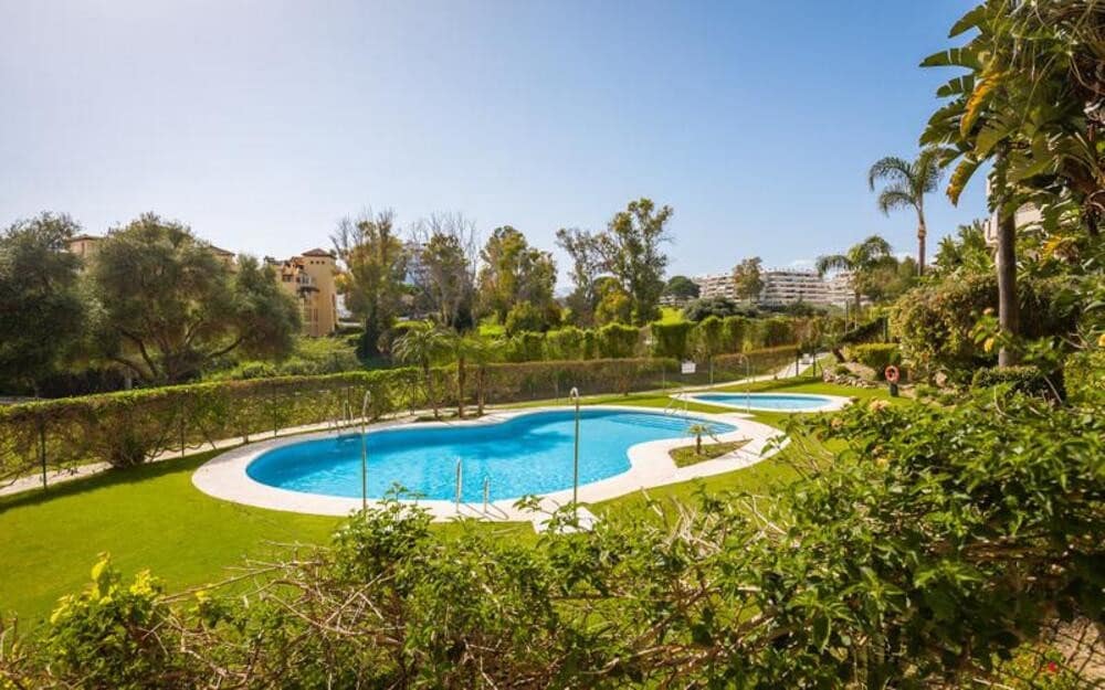 2 Zimmer Apartment zu vermieten in San Pedro de Alcantara mit Pool Garage - 2.500 € (Ref: 9714361)