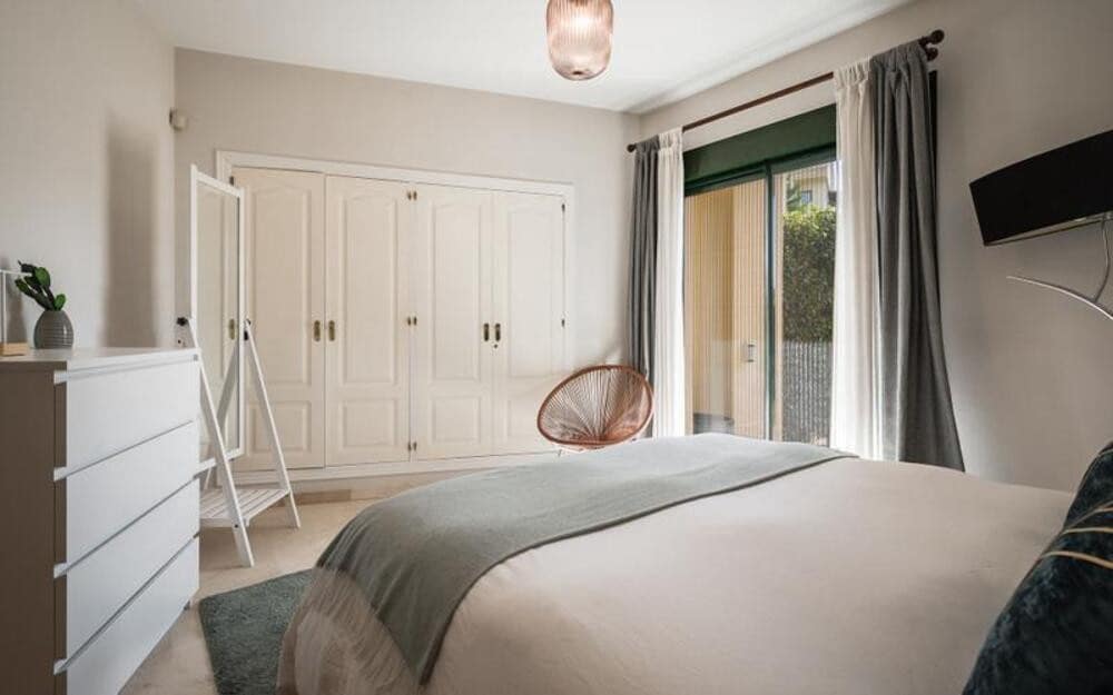 2 Zimmer Apartment zu vermieten in San Pedro de Alcantara mit Pool Garage - 2.500 € (Ref: 9714361)