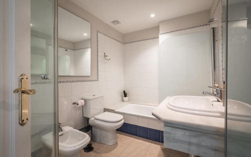 2 Zimmer Apartment zu vermieten in San Pedro de Alcantara mit Pool Garage - 2.500 € (Ref: 9714361)