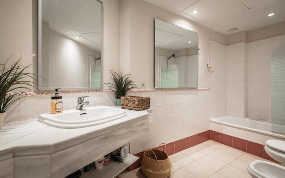 2 Zimmer Apartment zu vermieten in San Pedro de Alcantara mit Pool Garage - 2.500 € (Ref: 9714361)