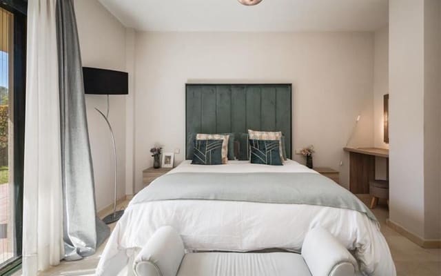 2 Zimmer Apartment zu vermieten in Guadalmina Alta, Marbella mit Pool Garage - 2.500 € (Ref: 9714361)